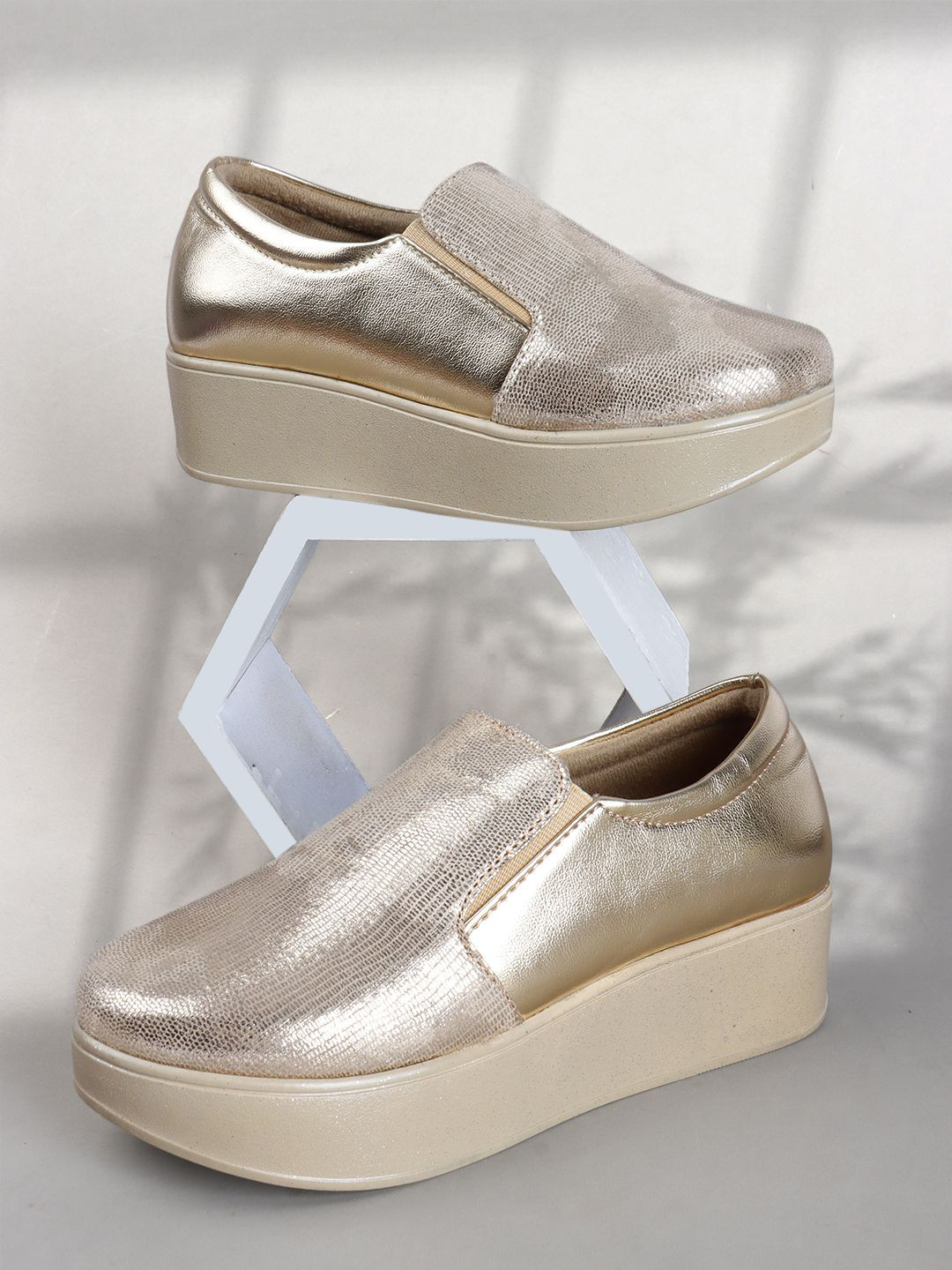 THE WHITE POLE Women Classic Slip-On Loafers