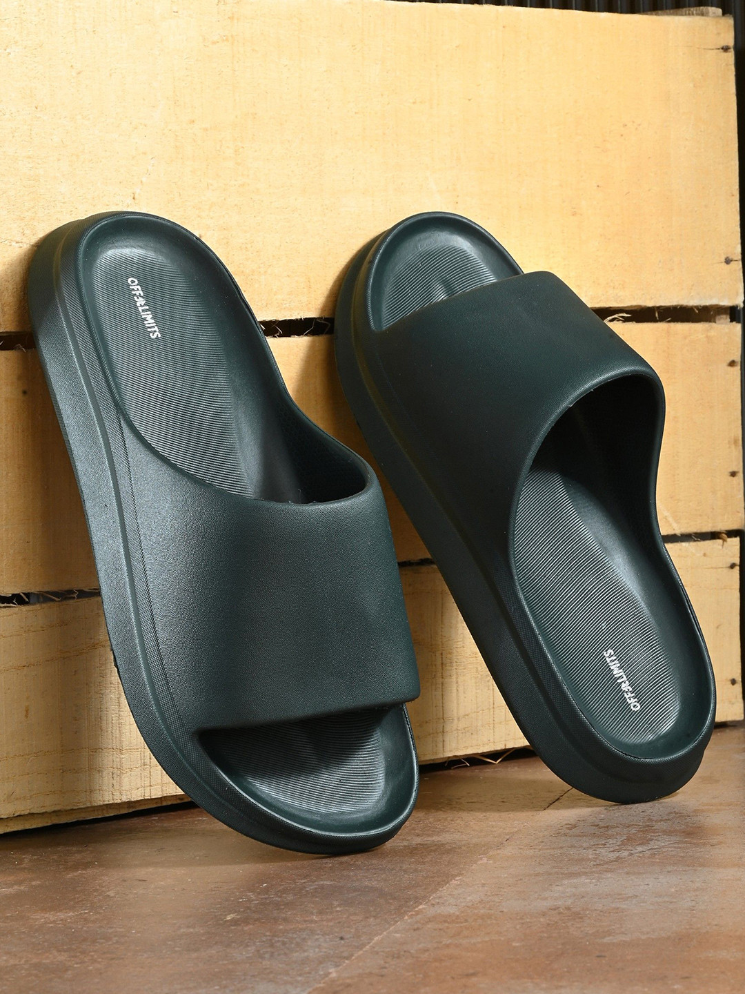 OFF LIMITS Men PLAYA Open Toe Solid Sliders