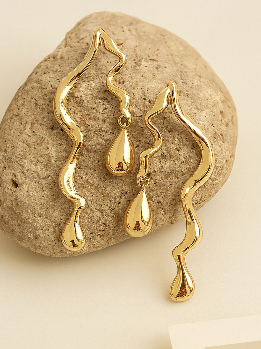 Bohey by KARATCART Gold-Plated Contemporary Twist Drop Earrings