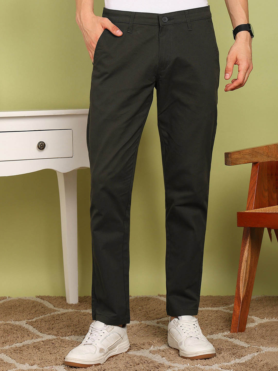 encore by INVICTUS Men Slim Fit High-Rise Flat-Front Regular Trousers