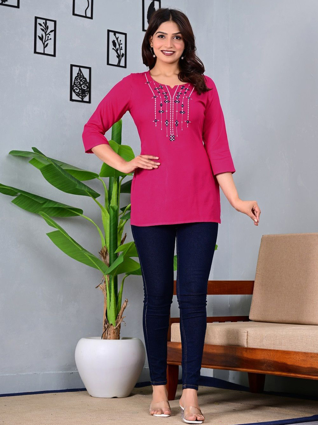 P PRIYA FASHION Embroidered Thread Work Kurta