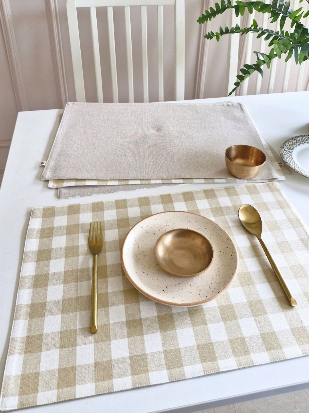 The Yard House Beige & White 4 Pieces Checked Reversible & Wipeable Cotton Placemats