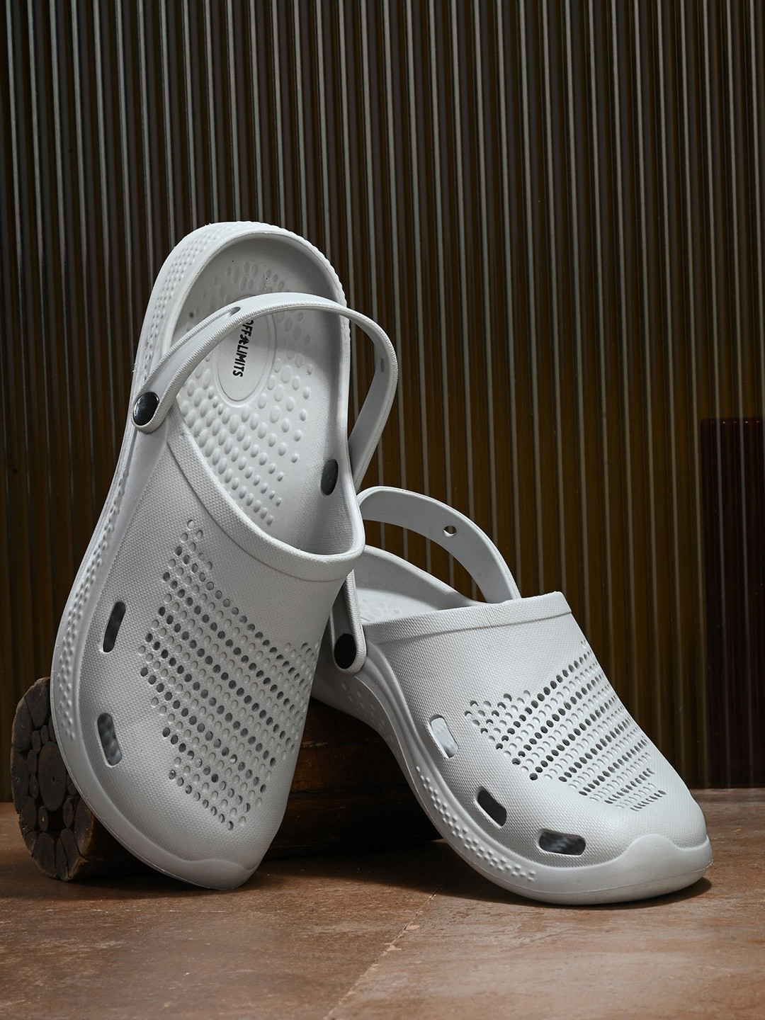 OFF LIMITS BORA  BORA Men Self Design Clogs