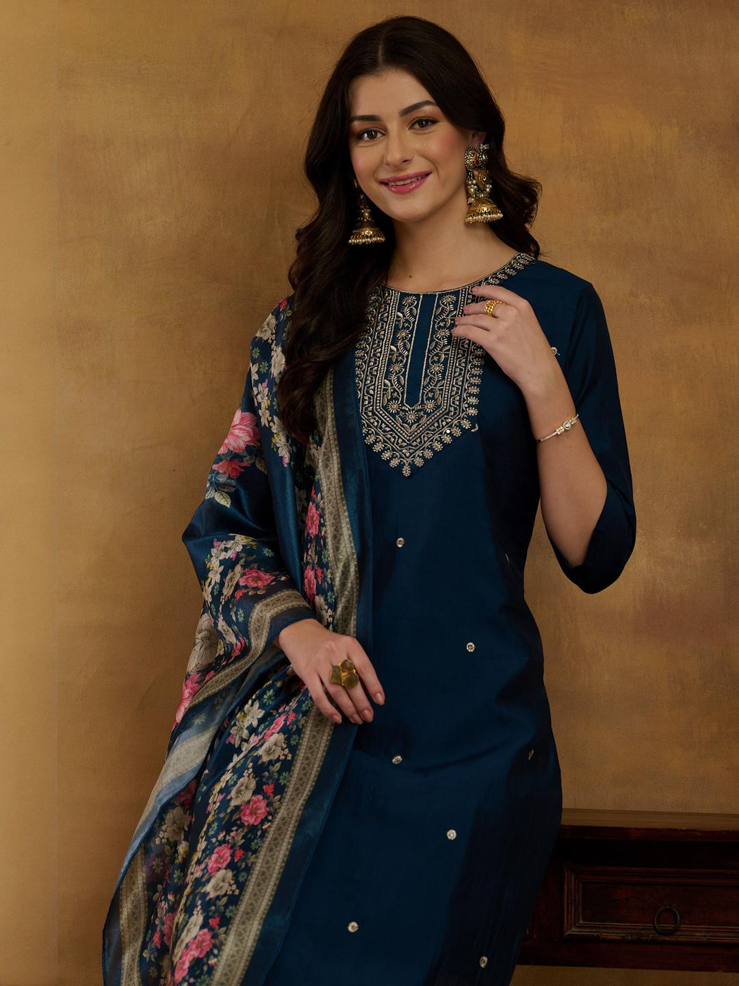 Sangria Women Blue Silk Blend Festive Kurta Sets