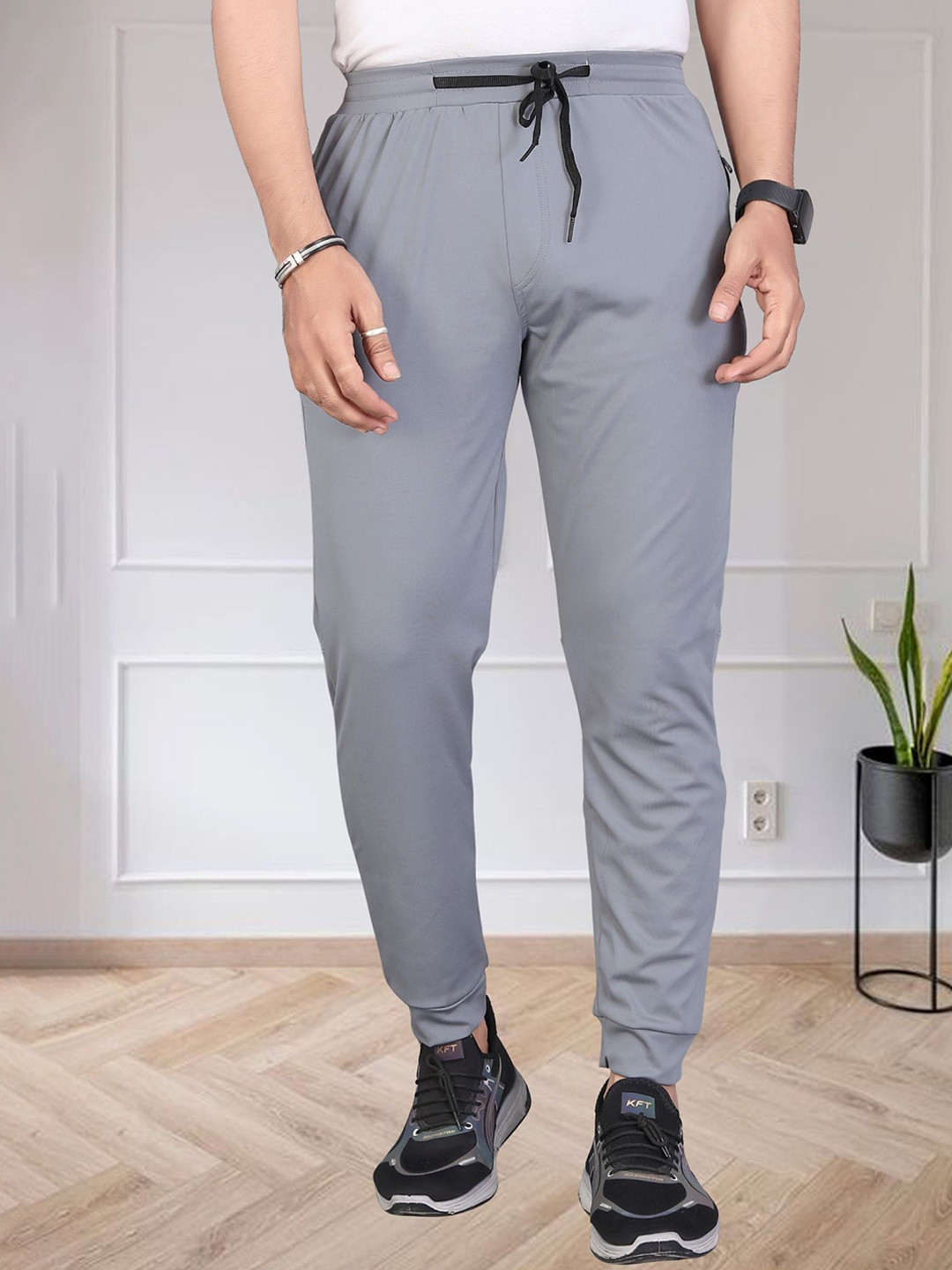 Divra Clothing Men Solid Mid Rise Dry Fit Track Pant