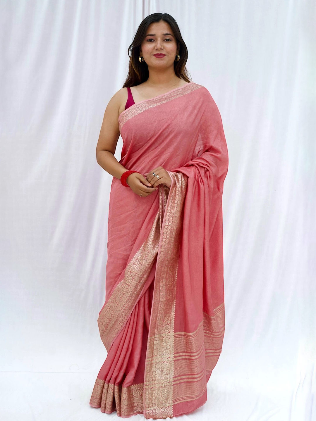 D tales Solid Saree With Unstitched Blouse