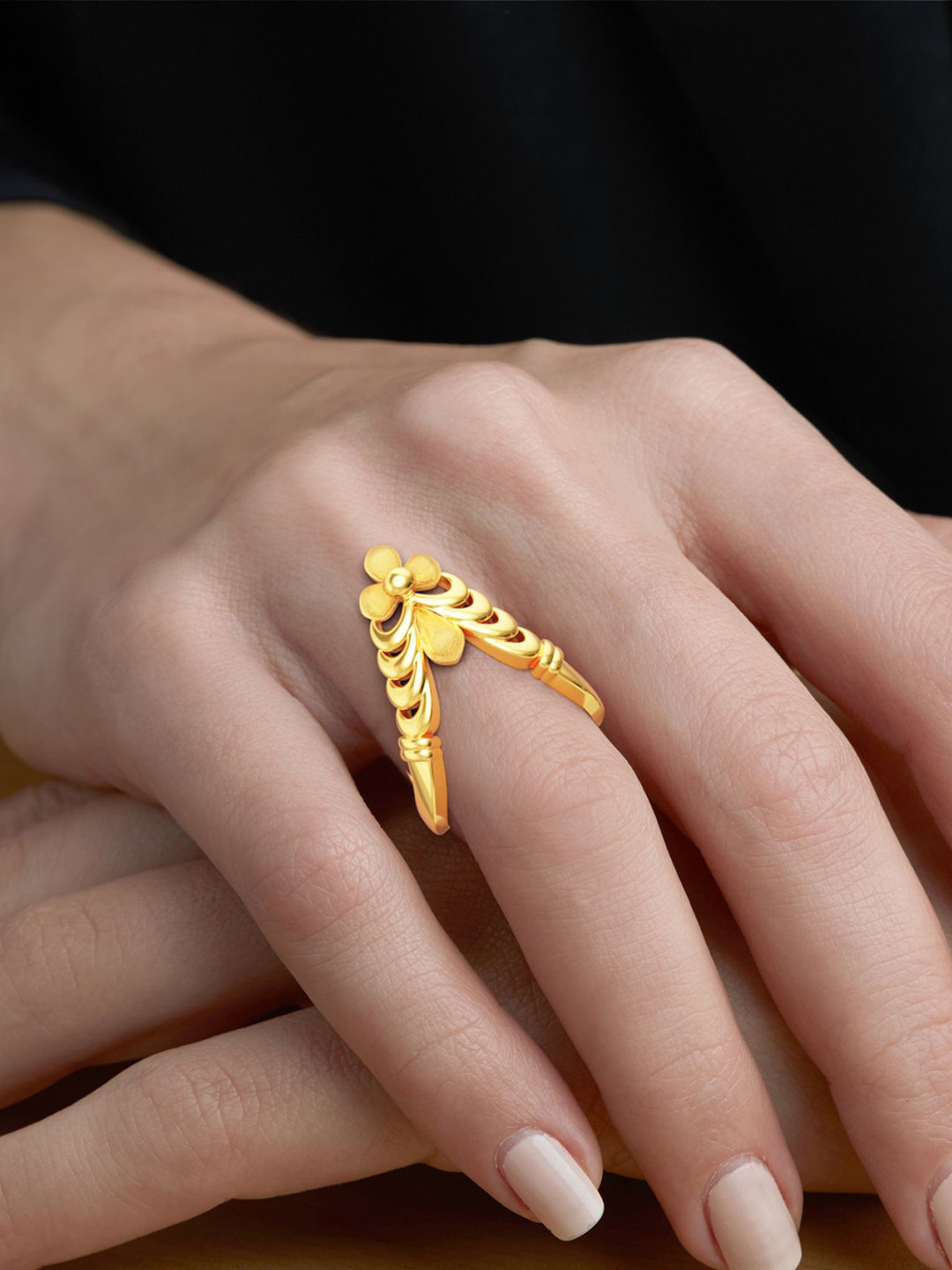 Joyalukkas Women 22KT Floral Vanki Gold Ring - 5.543 g