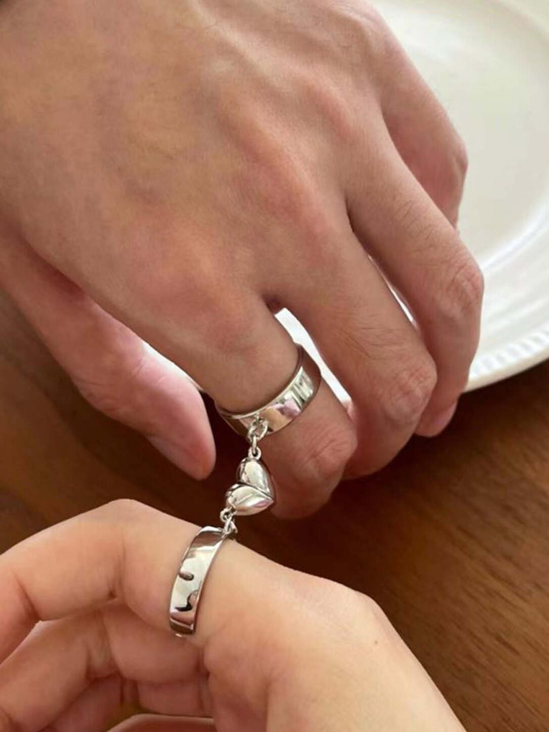 TheVineGirl Women Set Of 2 Silver Magnetic Heart Matching Love Couple Rings