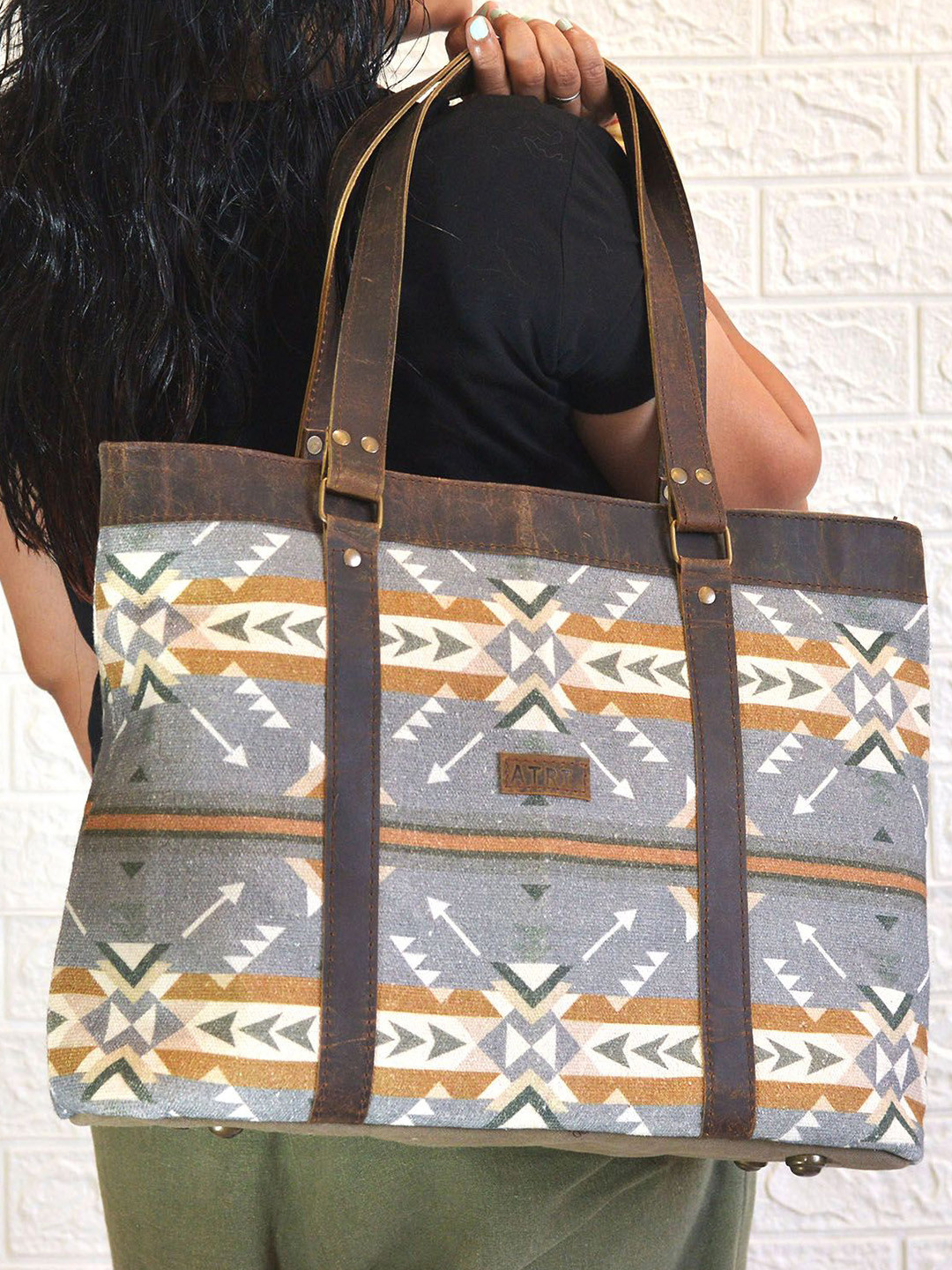 Atri Women Geometric Printed Structured Tote Bag