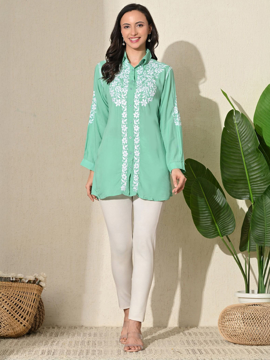 Mehr-O-Maah Floral Embroidered Shirt Collar Chikankari Chikankari Kurti
