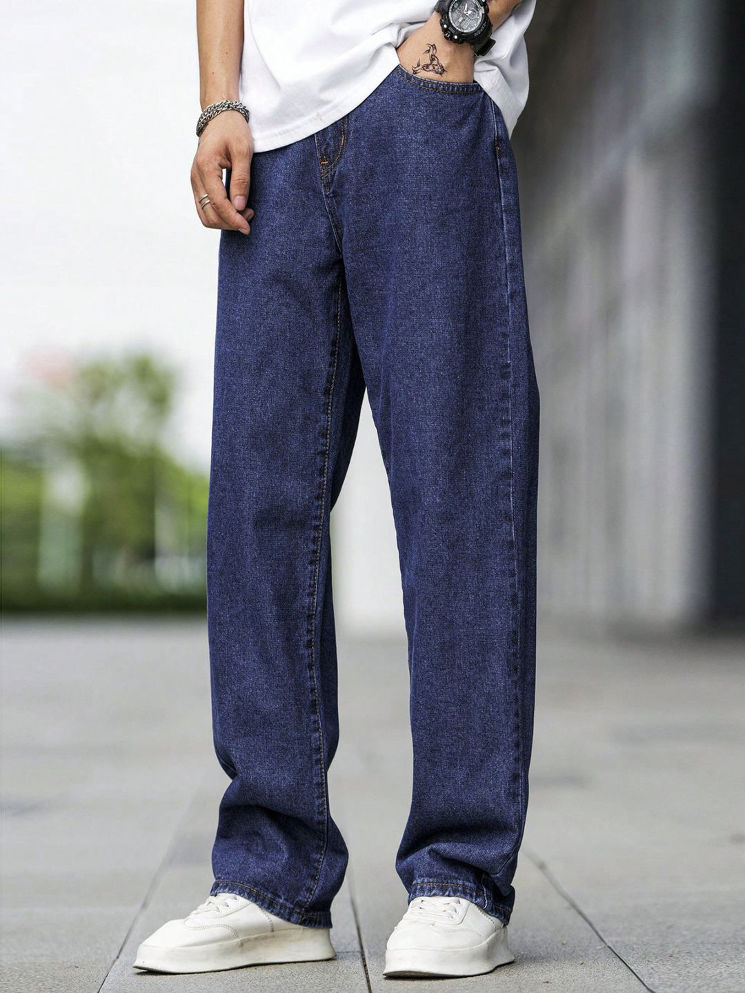 MASTERLY WEFT Men Straight Fit Mid-Rise Stretchable Jeans
