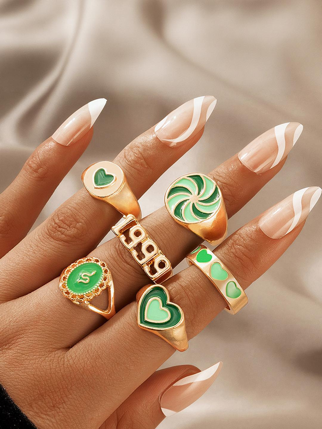 TheVineGirl Women Pack Of 6 Green & Gold-plated Dripping Oil Heart 1999 Charm Ring Set