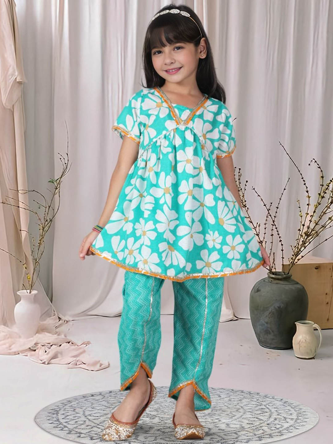 Cutiekins Girls Stylish Floral Printed Regular Gotta Patti Kurta Set