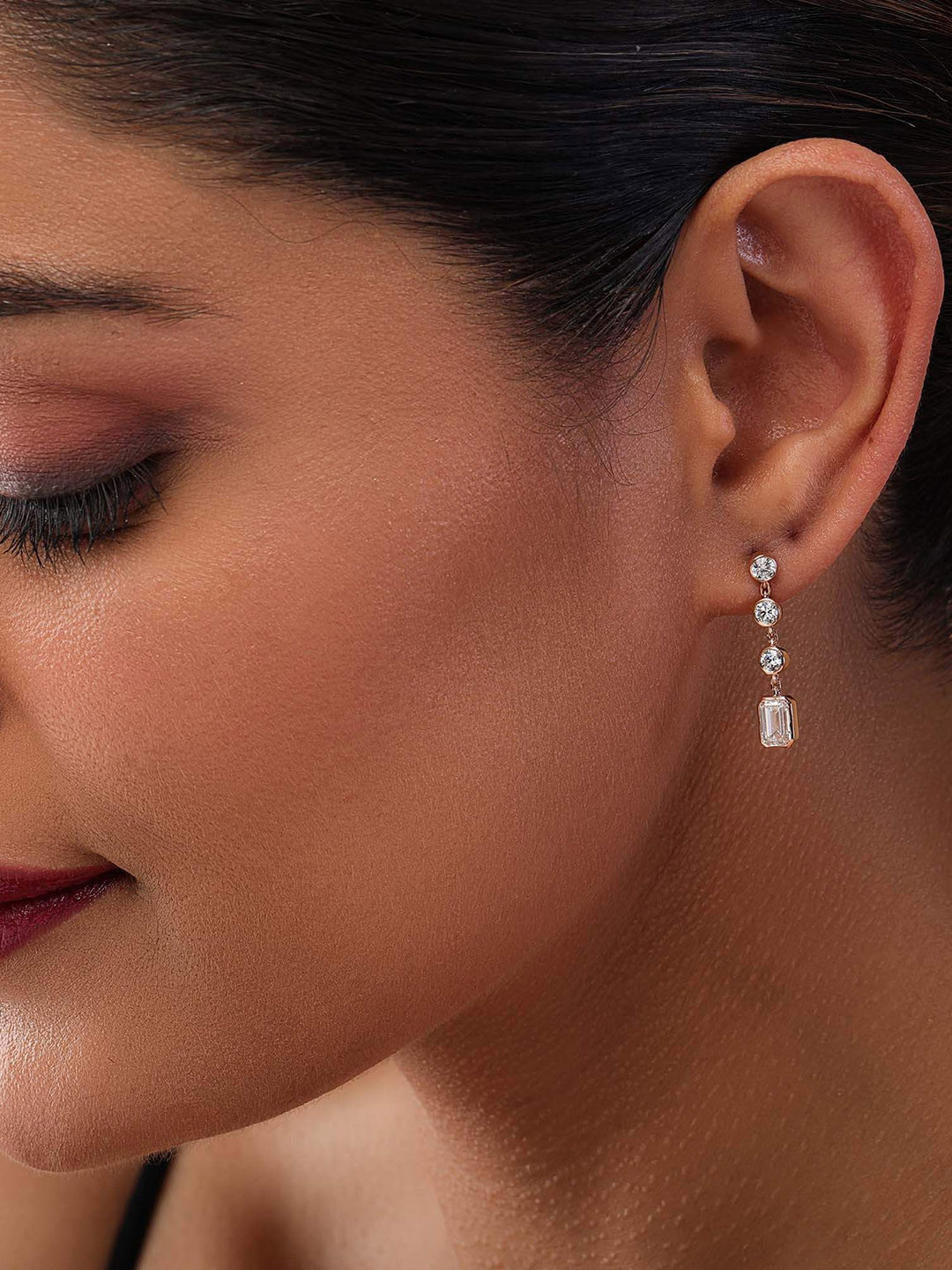 SHINE ETERNAL 18 Kt Yellow Gold Lab Grown Diamond Chain Drop Earrings