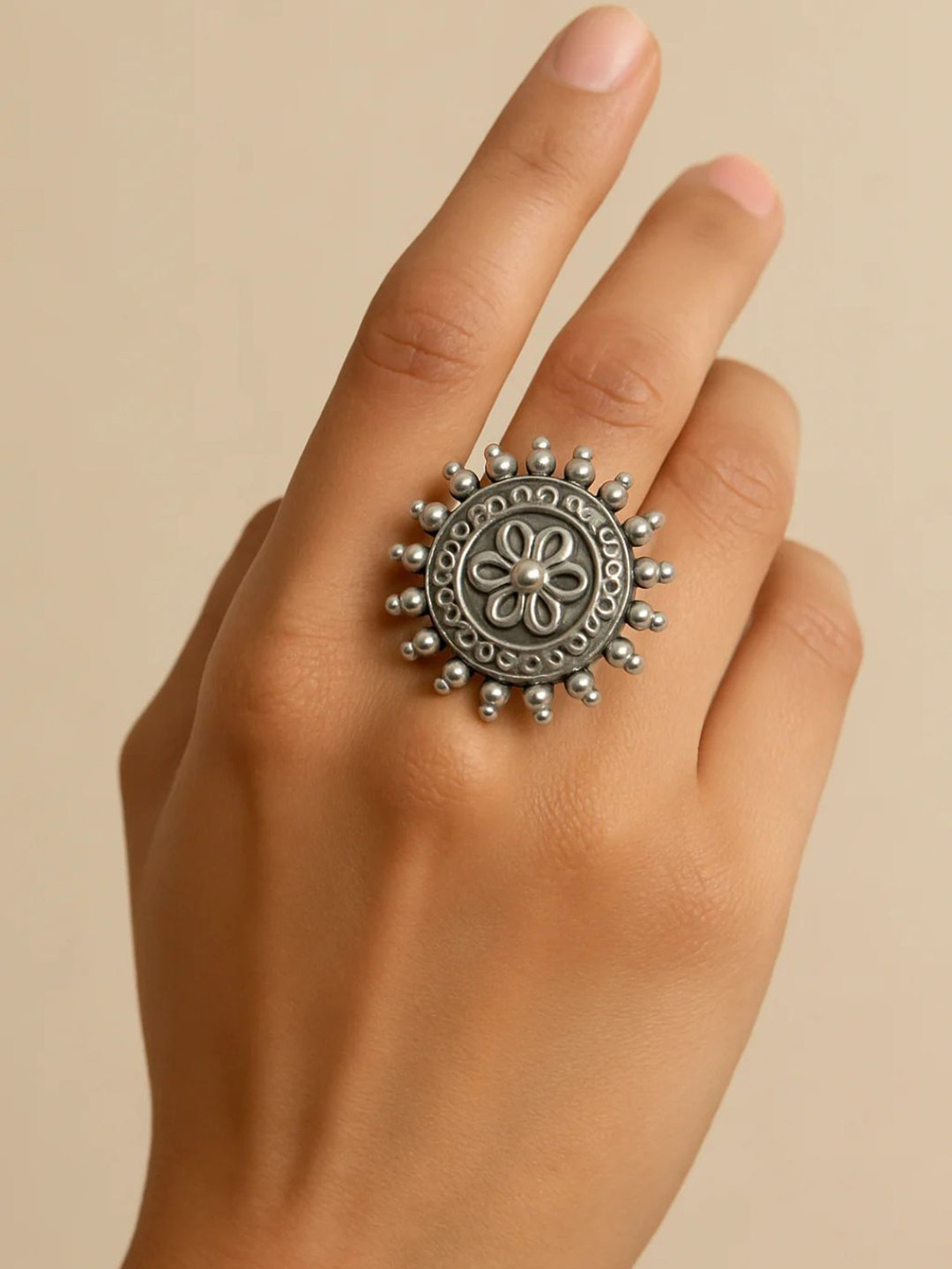 ALANKAARA Textured Statement Finger Ring