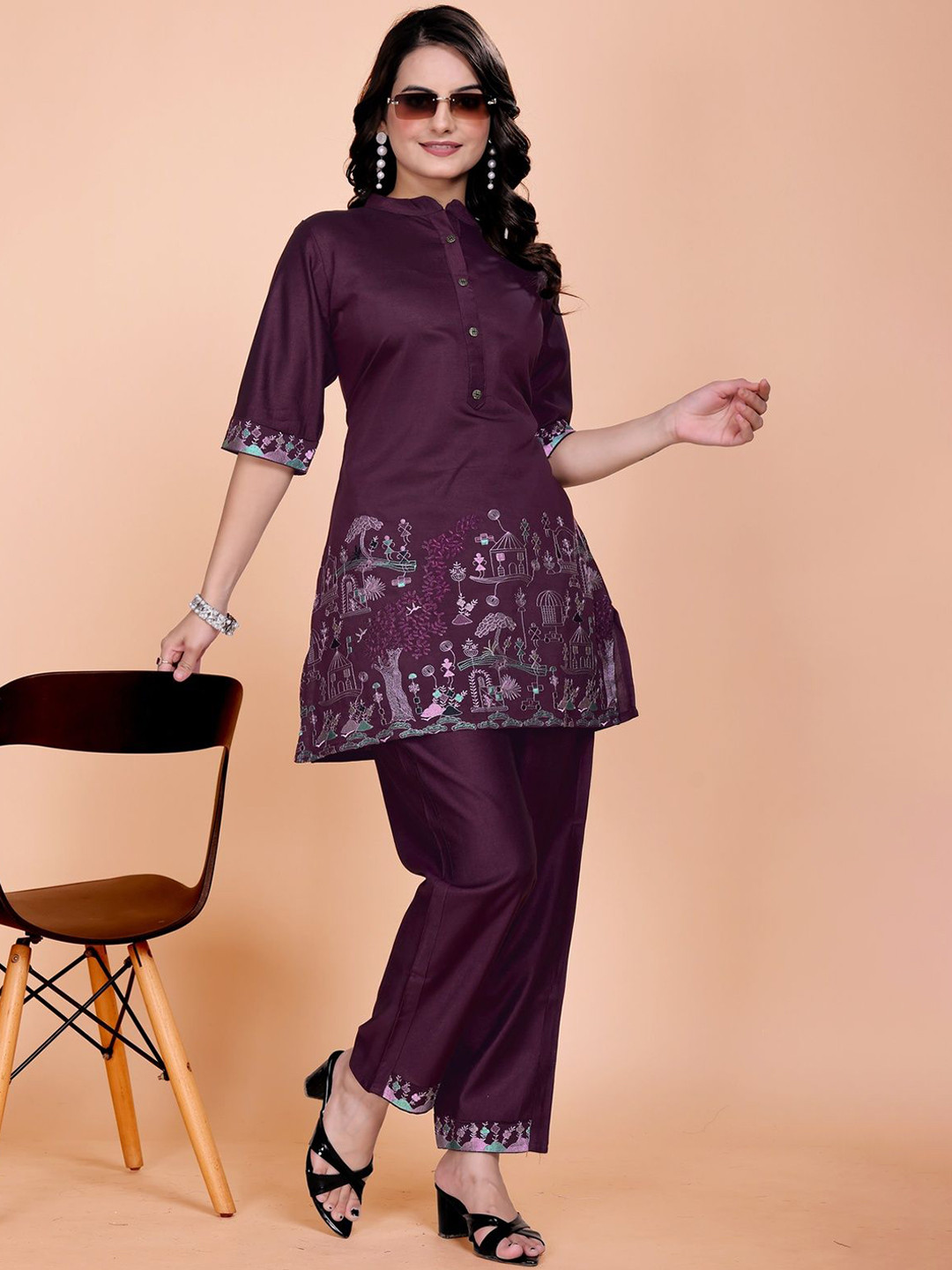 PARIVARTAN ENTERPRISE Women Ethnic Motifs Embroidered Kurta with Trousers