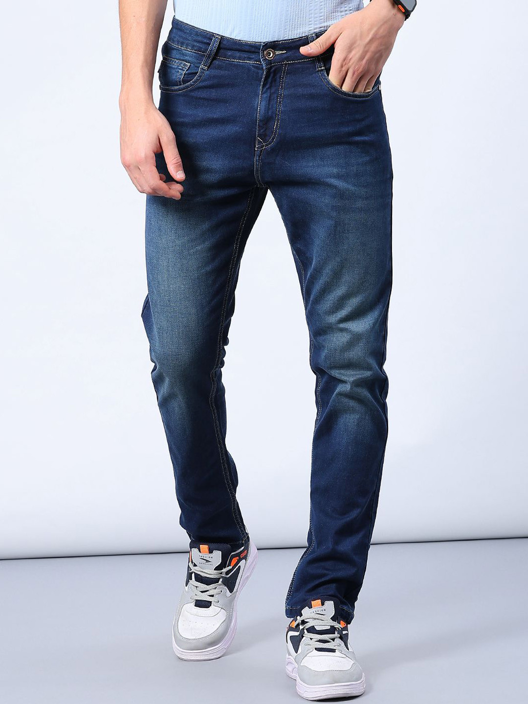 V-Mart Basic Men Regular Fit Mid-Rise Light Fade Stretchable Denim Jeans
