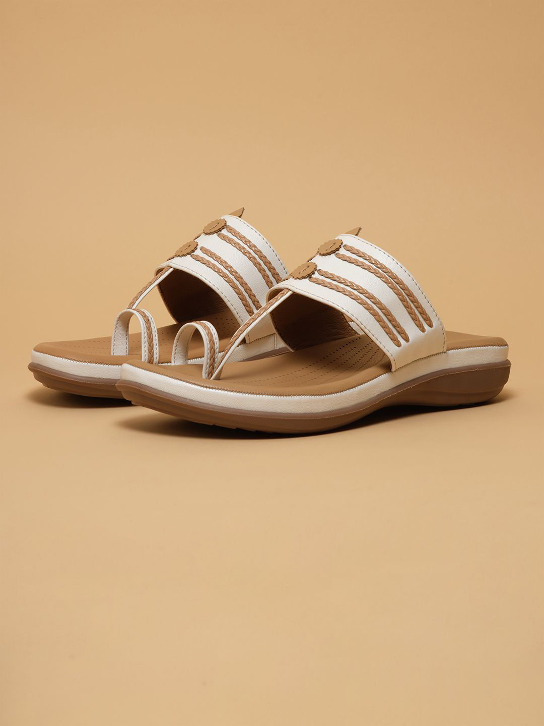 ERIDANI Women Baani Kolhapuri Flats