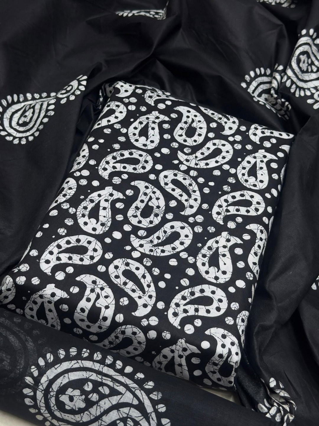 Ravi Janki Suit & Sarees Women Paisley Printed Pure Cotton Unstitched Dress Material