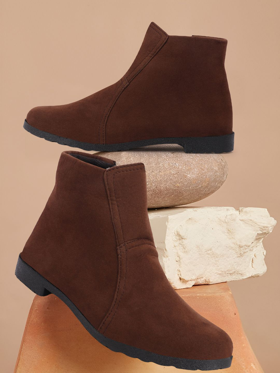 BLINDER Women Textured Round Toe Regular Boots