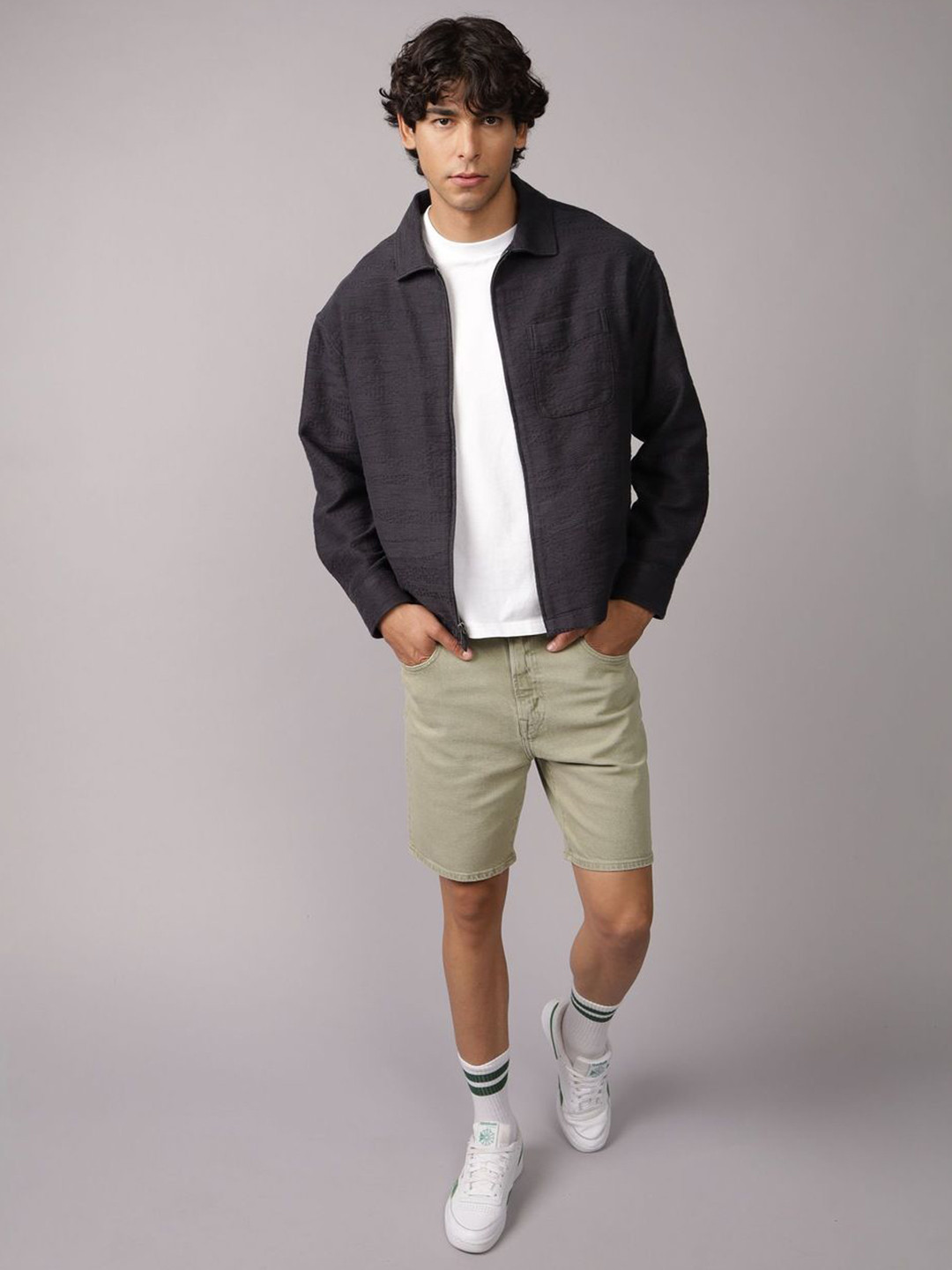 AMERICAN EAGLE OUTFITTERS Men Solid Spread Collar Casual Shirt & Flannels