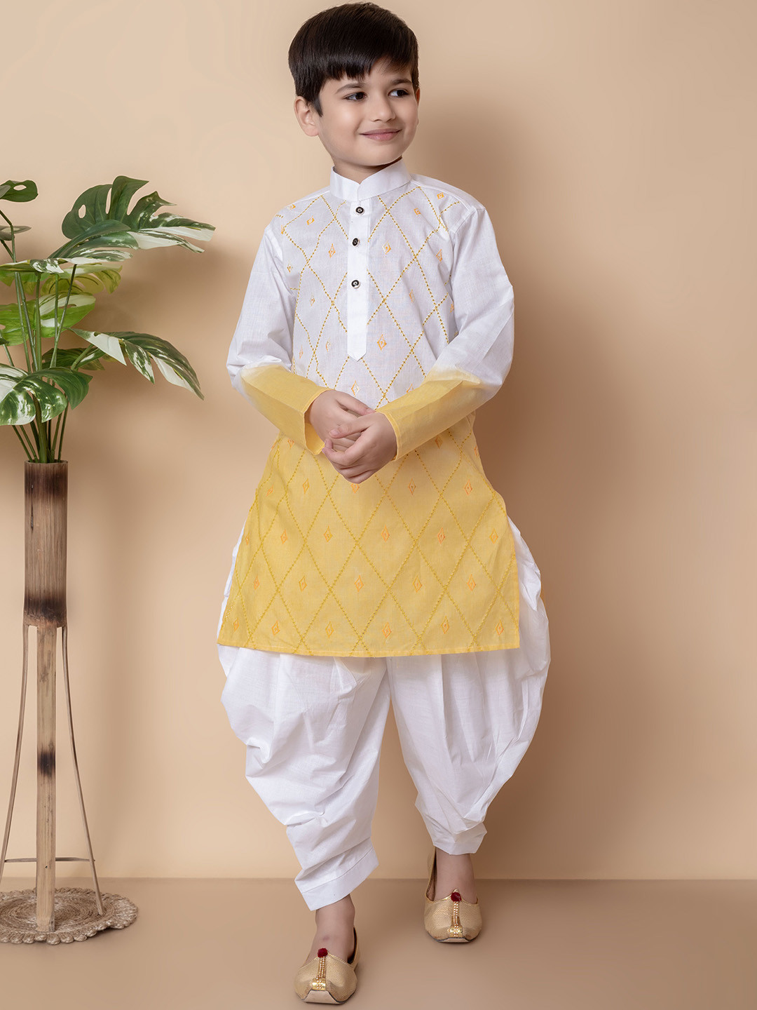 TAKE STYLE Boys Embroidered Regular Thread Work Pure Cotton Kurta with Patiala