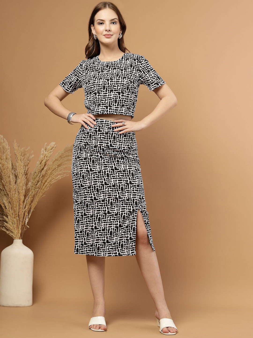 RAASSIO Fall'25 Abstract Printed Round Neck Top With Skirt