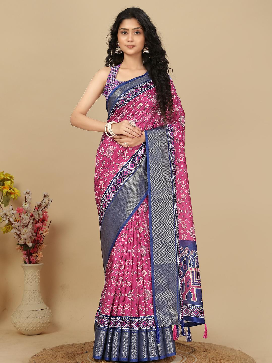 SSHAGUN LIFESTYLE Floral Printed Hand Batik Bandhani Saree