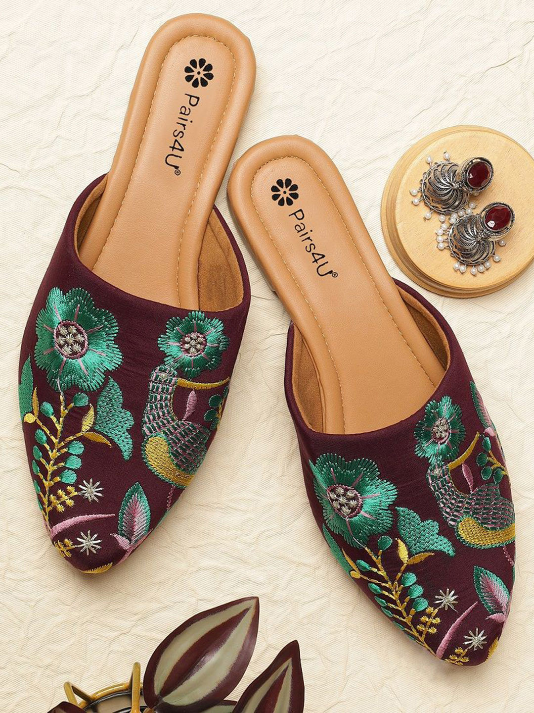 Pairs4U Women Canvas Embroidered Punjabi Jutti Flats