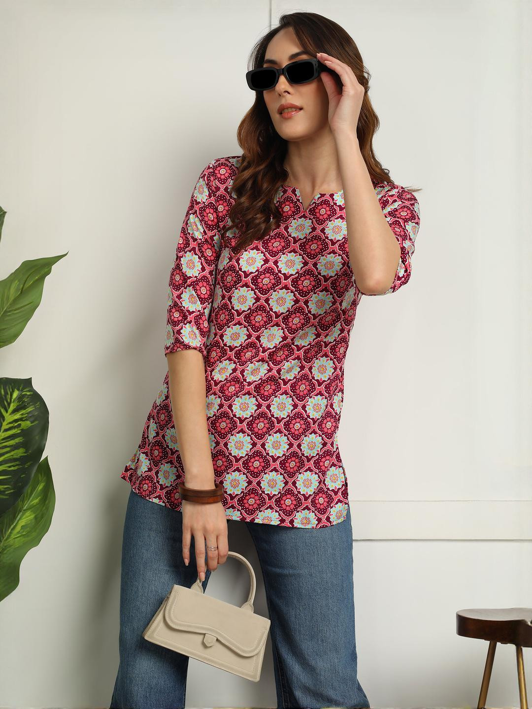 KILLARI Women Multicoloured Poly Crepe Straight Kurtis