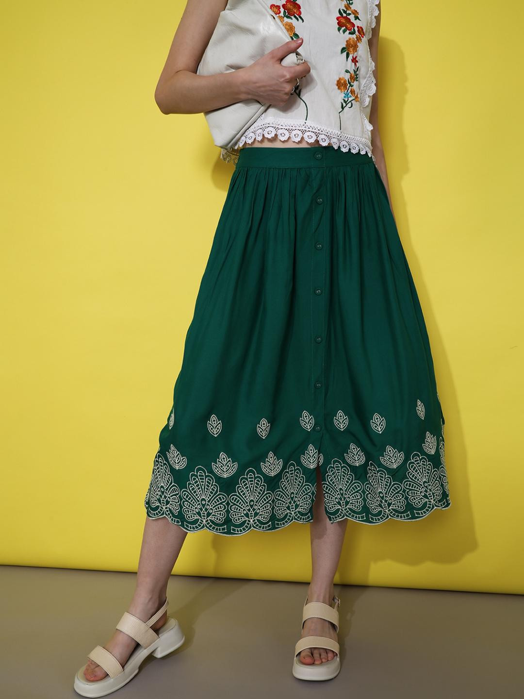 LIMEROAD Women Green Floral Embroidered Viscose Rayon Flared Skirt