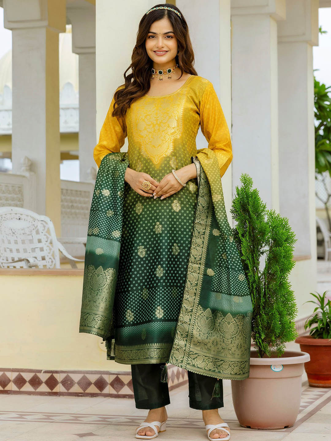 Brand Hill Women Bandhani Regular Kurta with Trousers & Dupatta