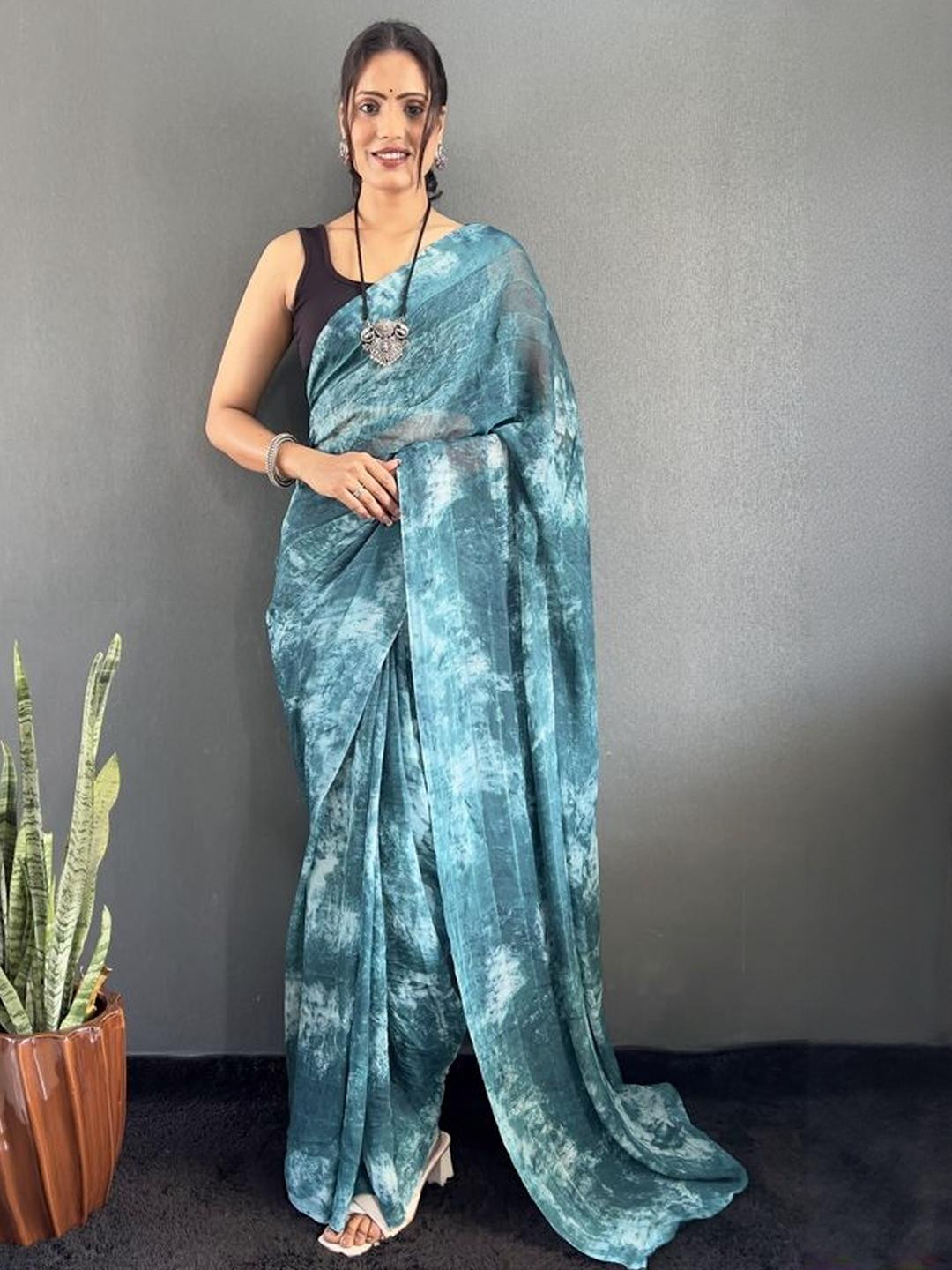 all about you Abstract print With Unstitched Blouse Piece