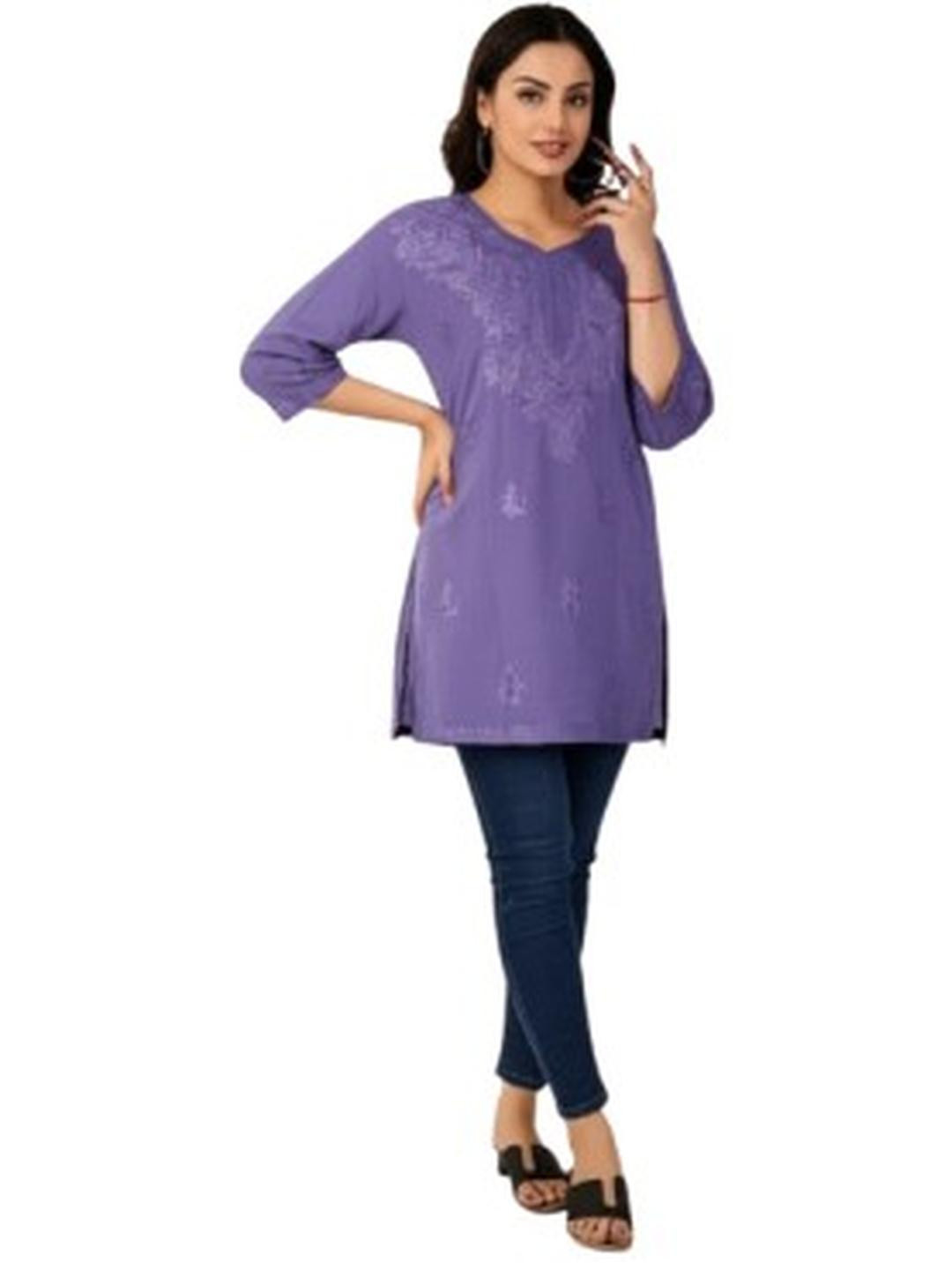 MRS RIGHT Floral Embroidered Chikankari Kurti