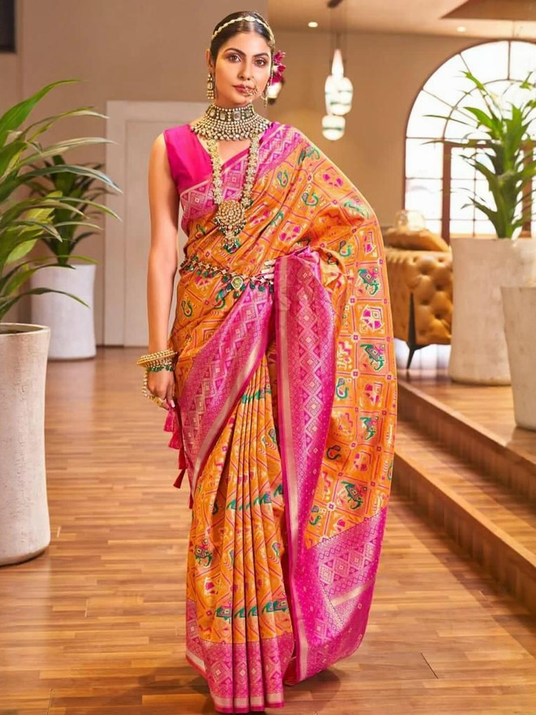 Parampara Ethnic Dazzling Banarasi Silk Saree With Engrossing Blouse Piece