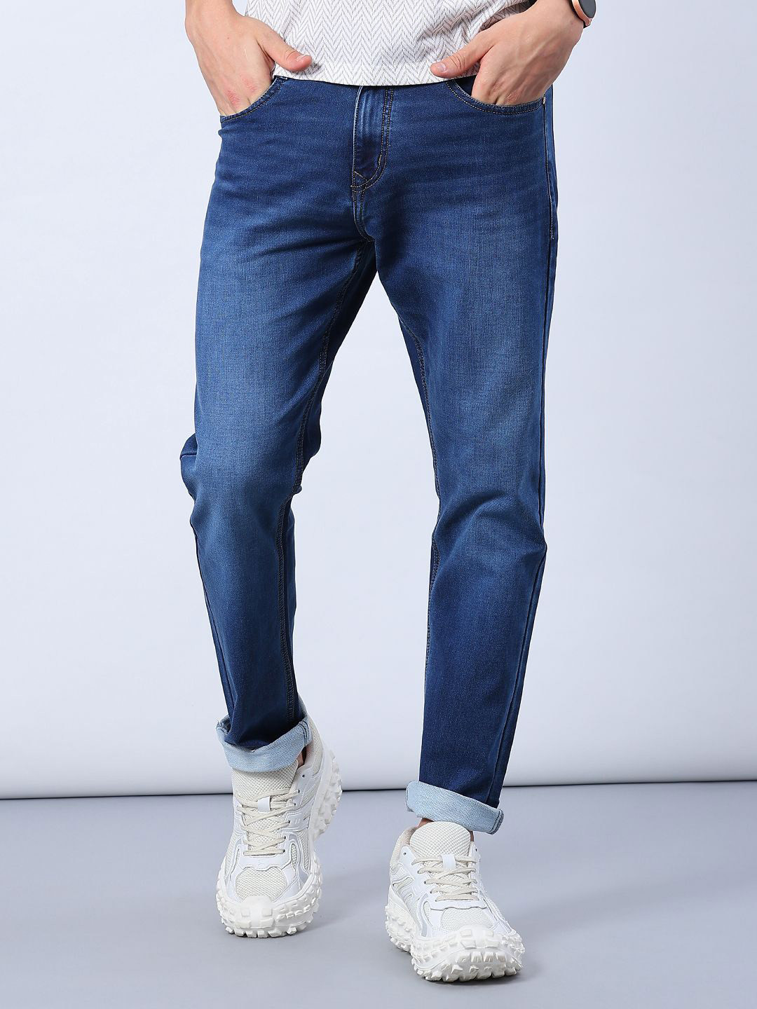 V-Mart Basic Men Regular Fit Mid-Rise Light Fade Stretchable Denim Jeans