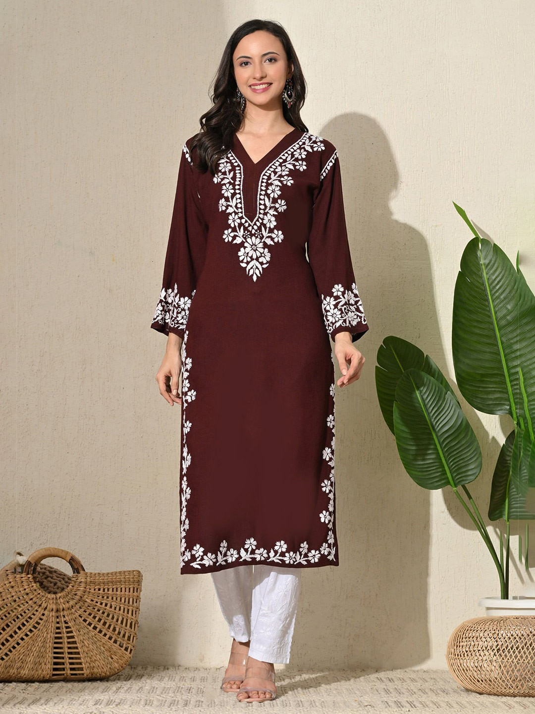 Mehr-O-Maah Embroidered V-Neck Ethnic Chanderi Silk Straight Chikankari Kurta
