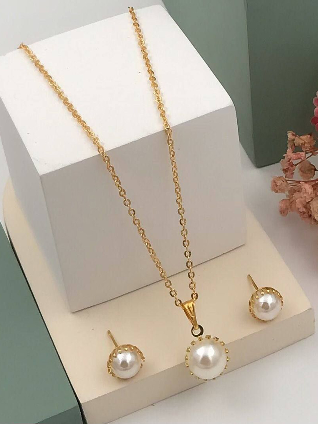 Gujju jewellers Pearl-Beaded Jewellery Set