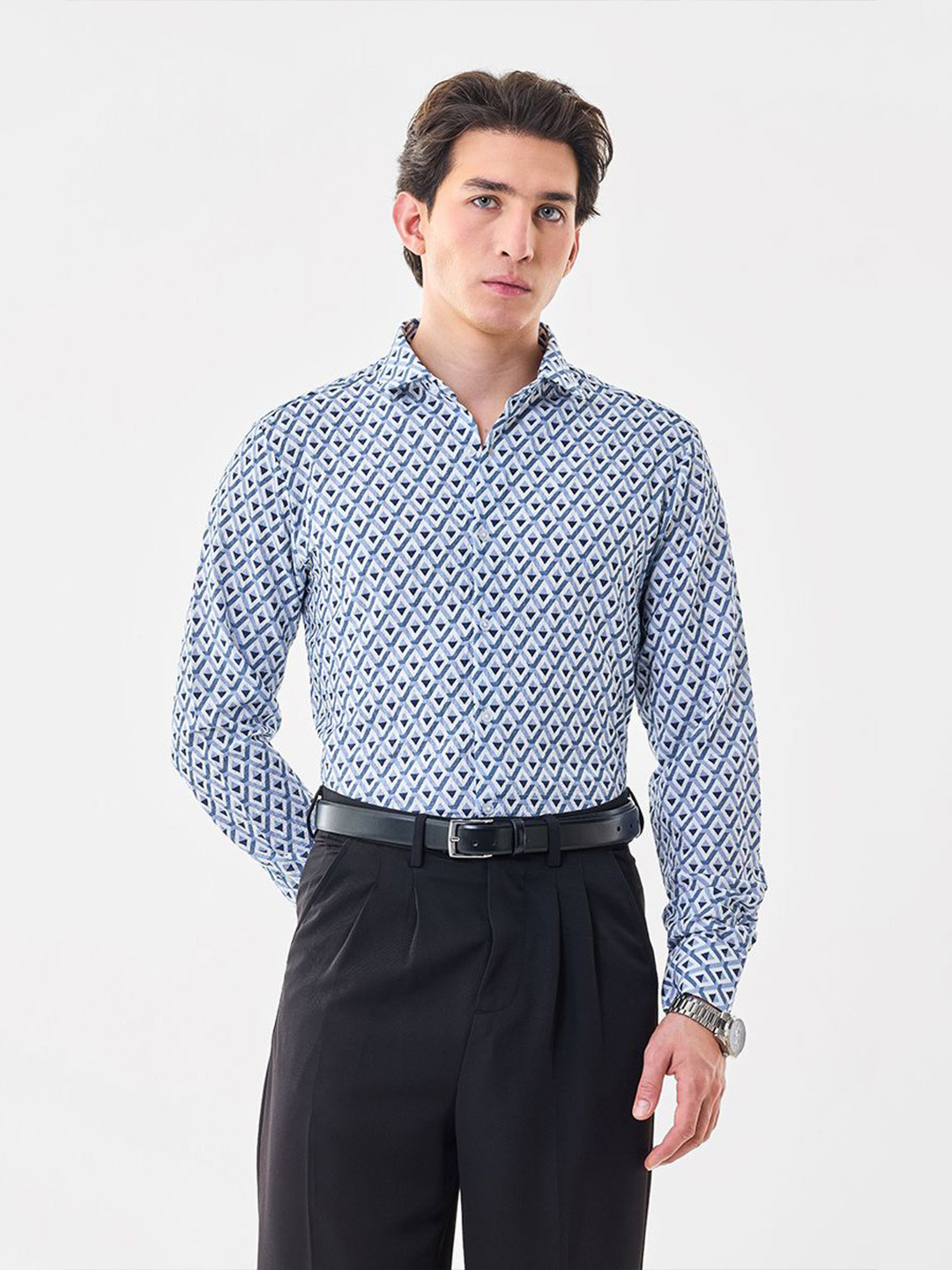 Snitch Men Geometric Printed Spread Collar Formal Shirt