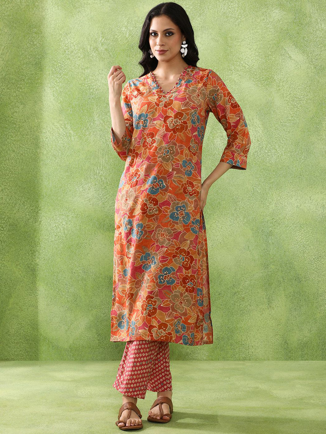 JAIPUR KURTI LUXE Floral Embroidered Modal Muslin Kurta With Trousers