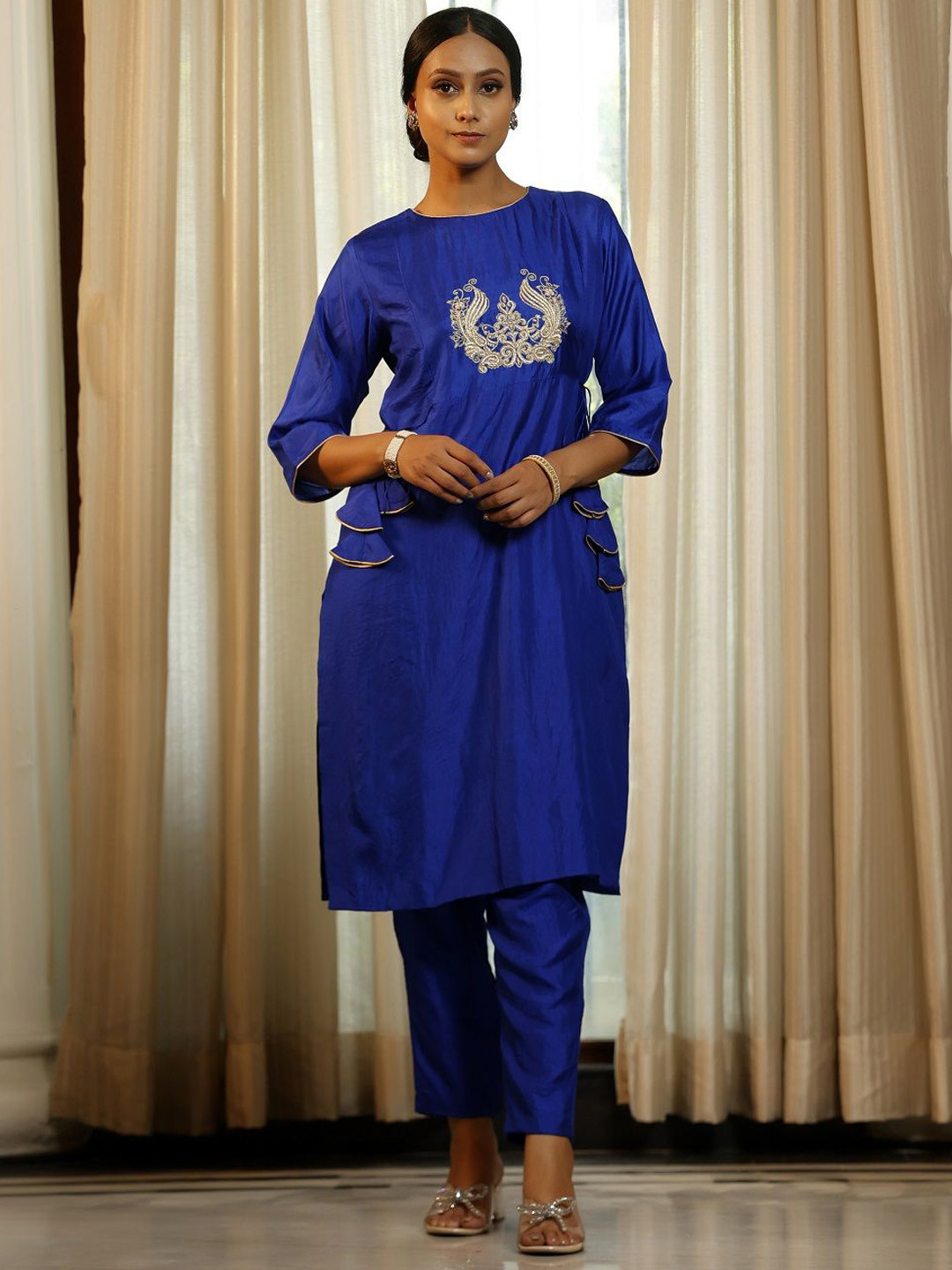 Eeda Women Ethnic Motif Embroidered Thread Work Pure Silk Kurta with Trousers