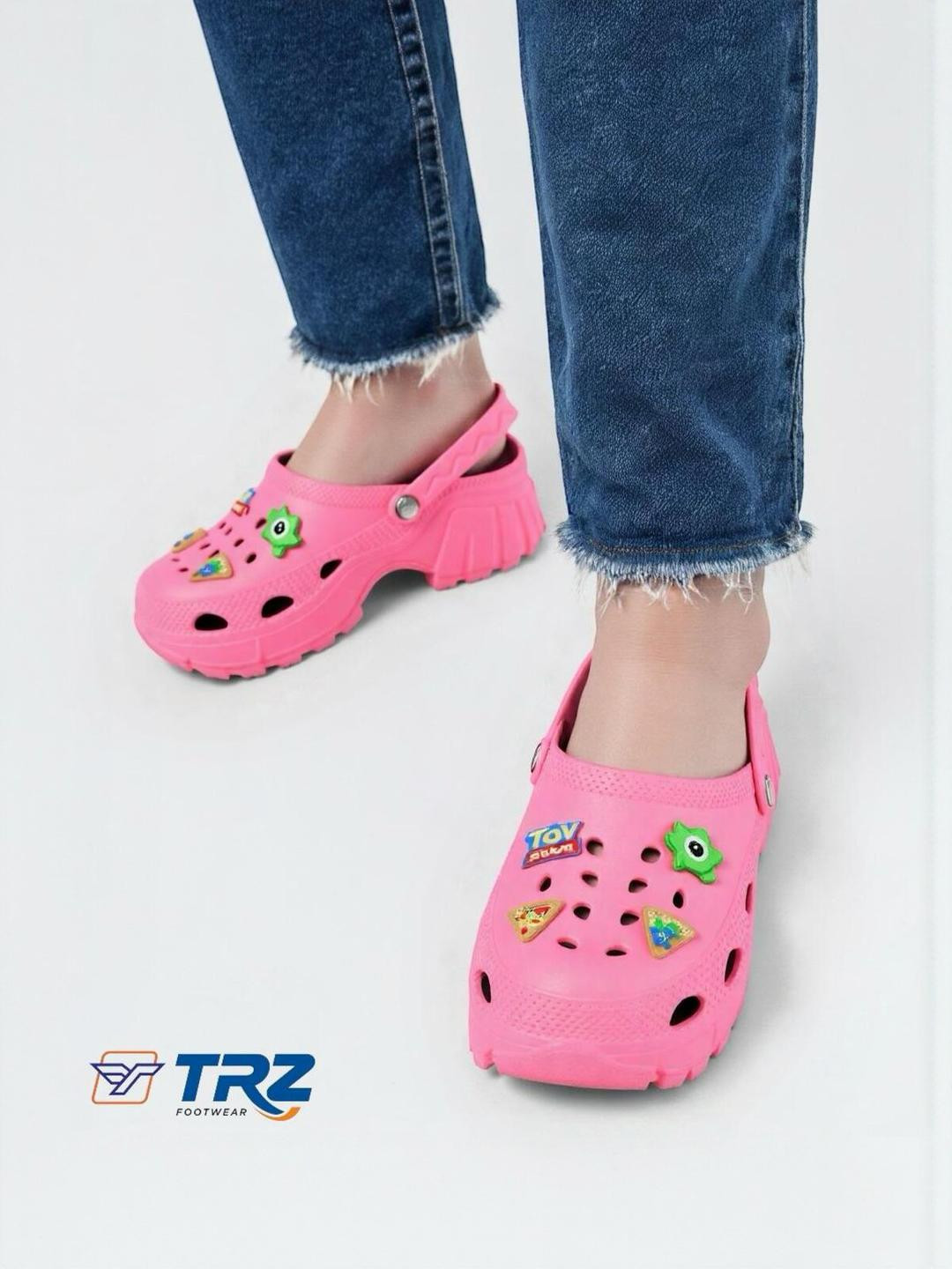 TRZ Women Pink Rubber Slip-On Sandals