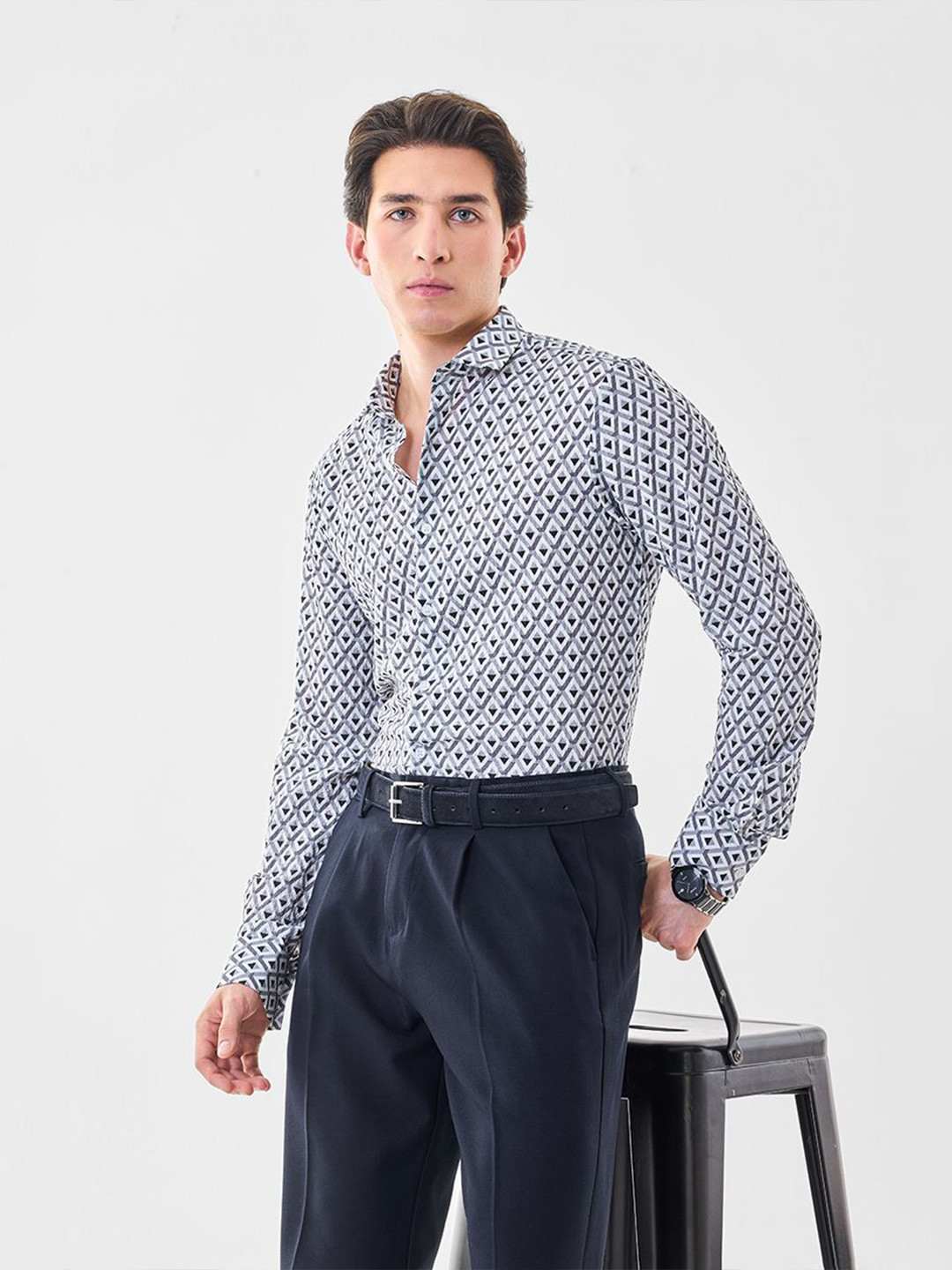 Snitch Men Geometric Printed Spread Collar Formal Shirt