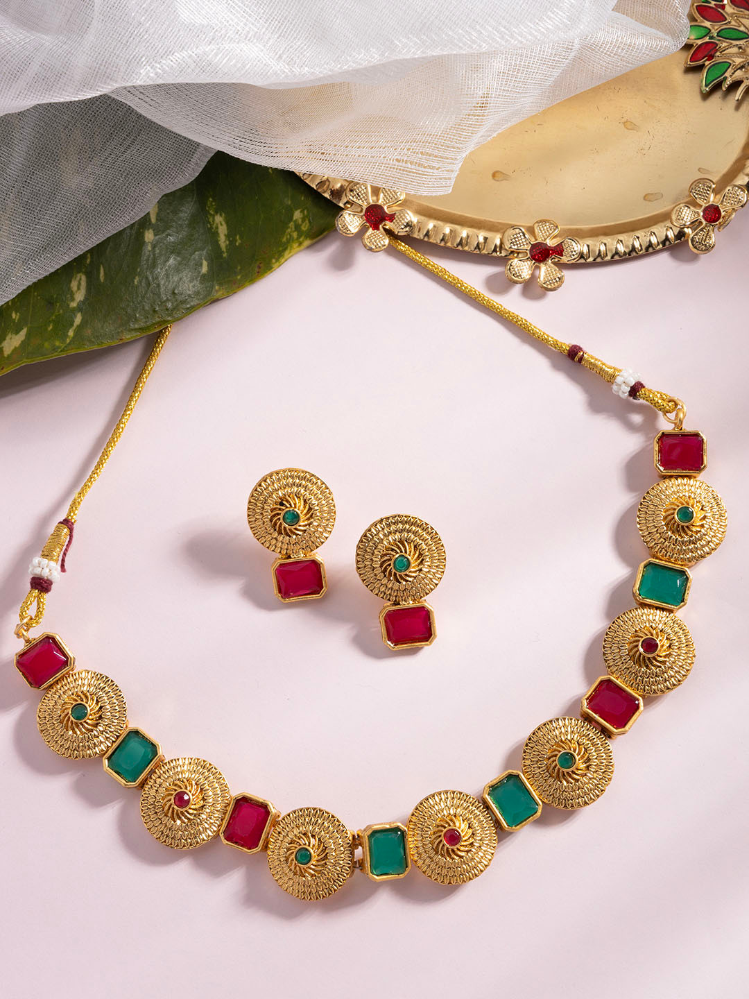 Sukkhi Women Turquoise Choker Necklace  With Studs Earring Jewellery Sets