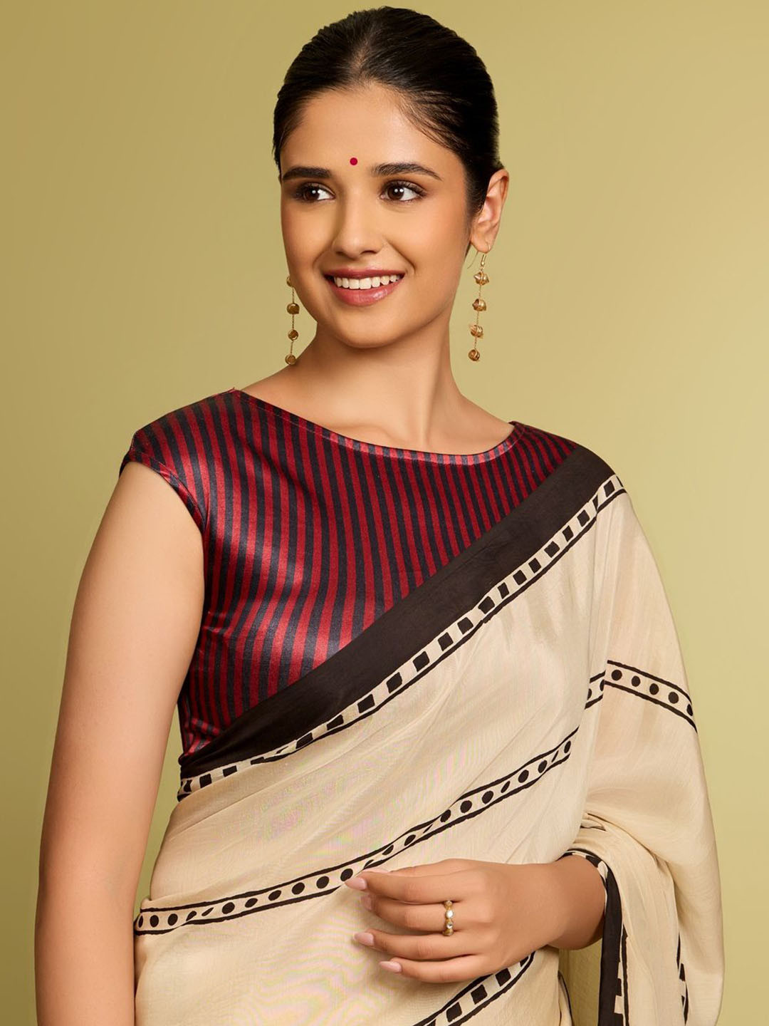 Taneira Striped Boat Neck Saree Blouse