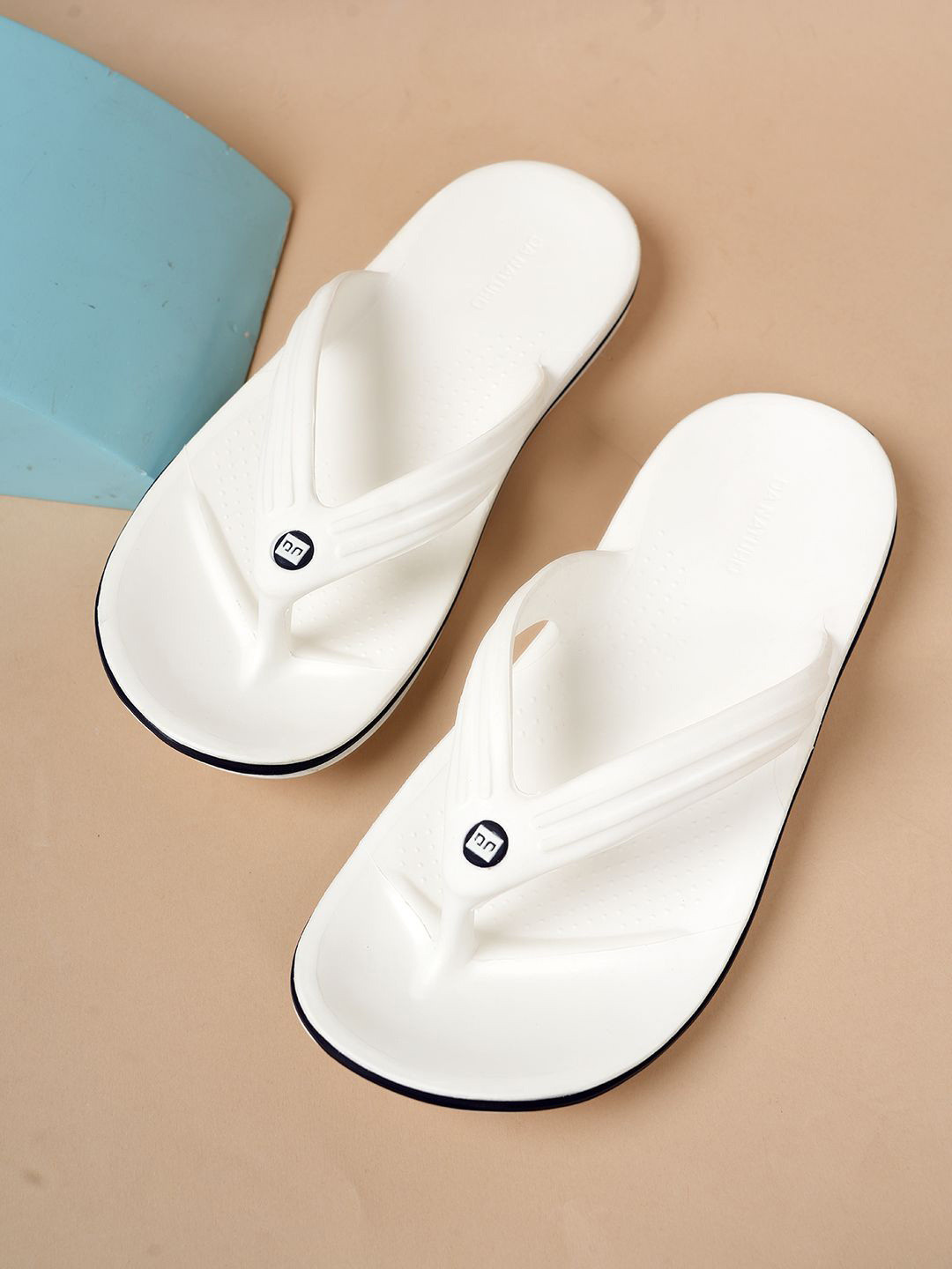 DA NATURO Men Rubber Thong Flip-Flops