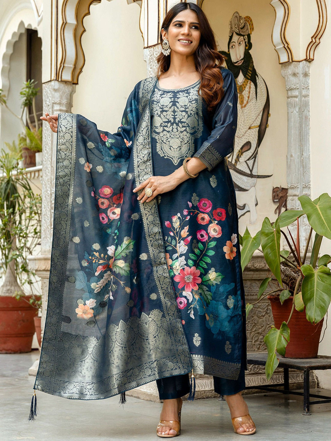 Pantos Women Floral Printed Kurta with Trousers & Dupatta
