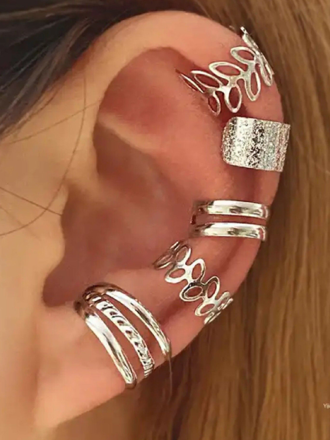 ISHKAARA Set of 5 Contemporary Ear Cuff Earrings