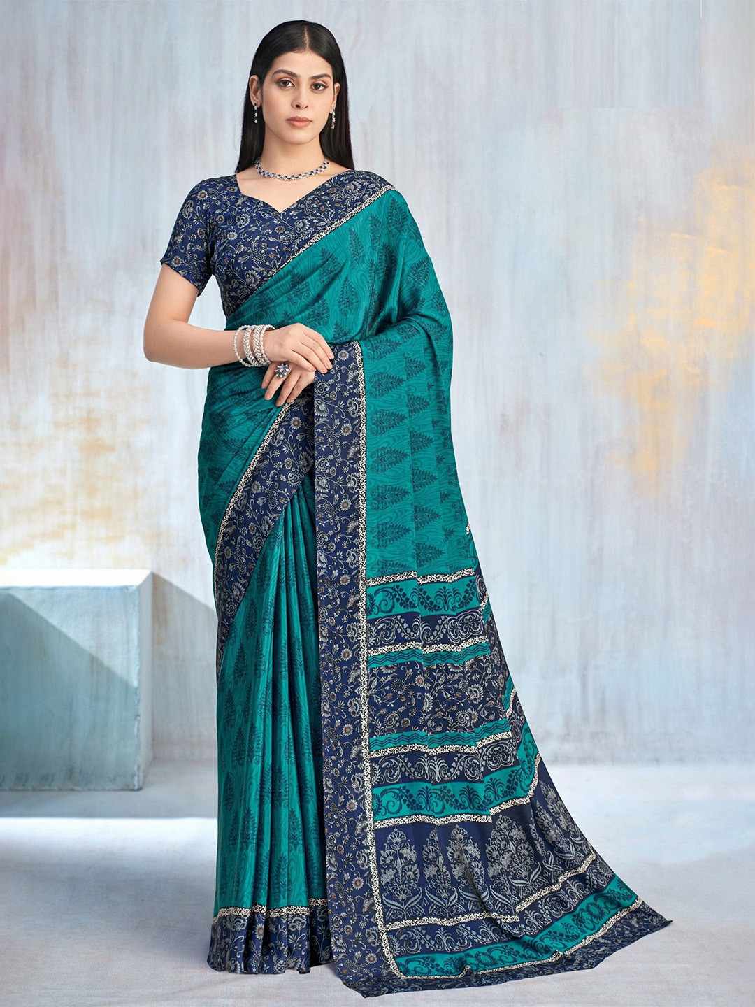 THE FASHION ATTIRE Green Self Design Bollywood Crepe Saree