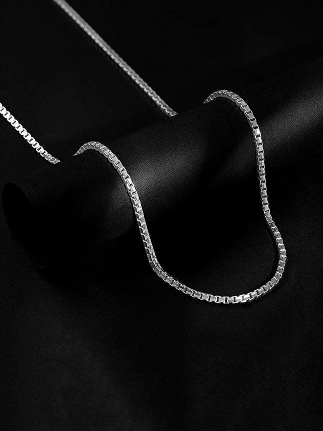 GIVA Silver Box Chain For Him